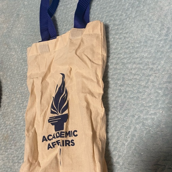 UConn Small Shoulder Bag - Picture 4 of 4